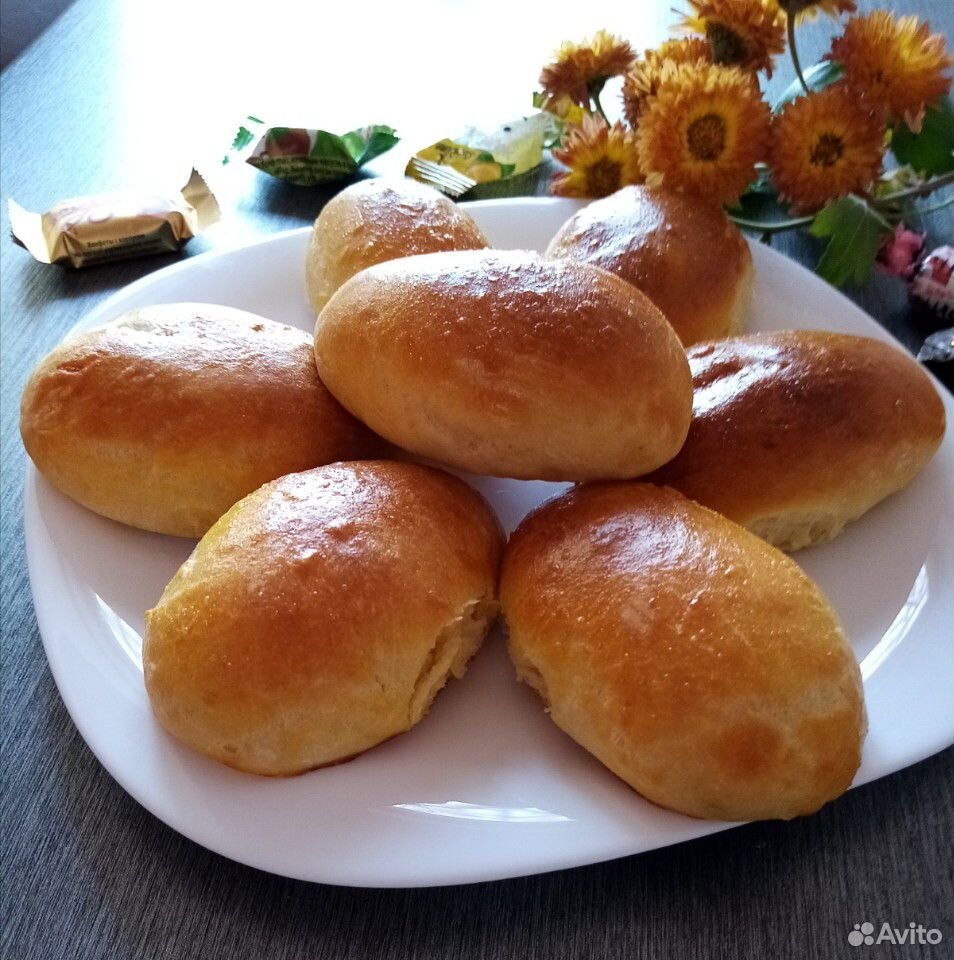 Пирожки из церкви. 100 грамм пирожка с картошкой это. Где продают пирожки. Пирожки с требухой. Пирожки с зайчатиной.