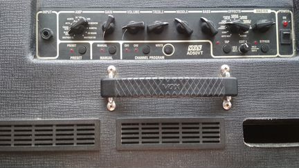 Моделирующий гитарный комбо VOX AD50VT-XL