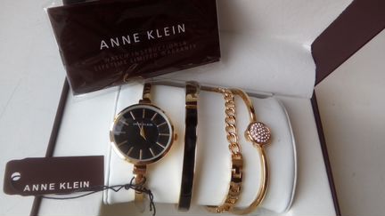 Стильные часы Anne Klein c браслетами