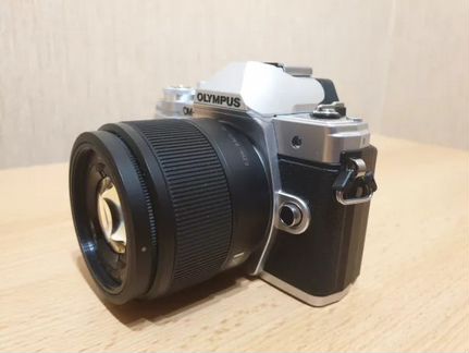 Olympus OM-D E-M10 Mark III + Panasonic Lens 25mm