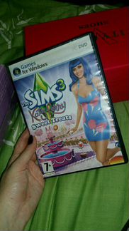 Диски с игрой Sims 3