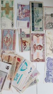 Маленькая коллекция банкнот мира