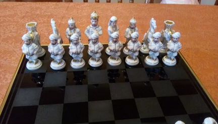 Эксклюзивные шахматы из фарфора