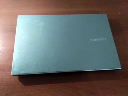Ноутбук SAMSUNG NP305V5A