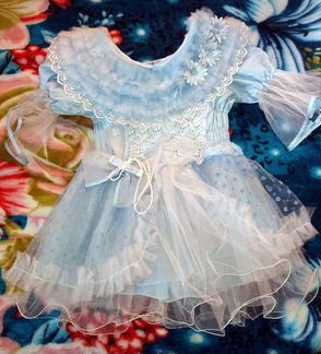 Детское платье праздничное бело-голубое, 104.107