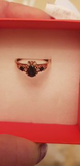 Золотое кольцо сапфиры и бриллианты