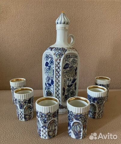 Графин с рюмками