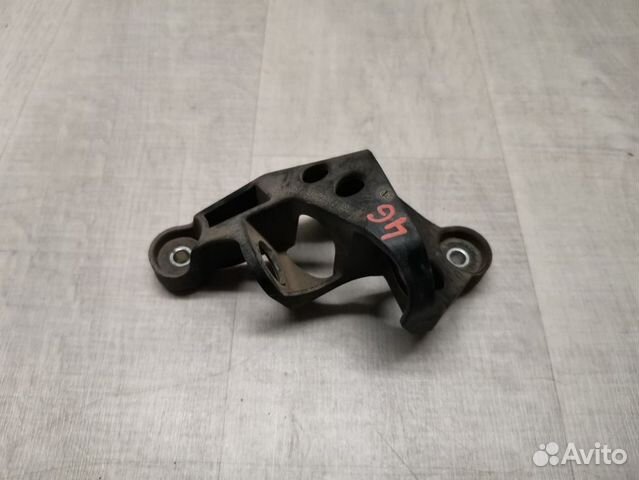 Кронштейн крепления троса кпп Skoda Fabia 2 1.2
