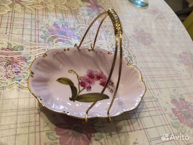 Салатник (икорница, конфетница). Фарфор. С ручкой