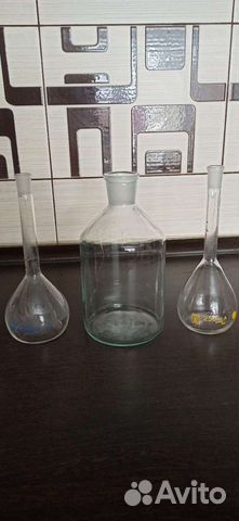 Лабораторная посуда, колба, мерный целиндр