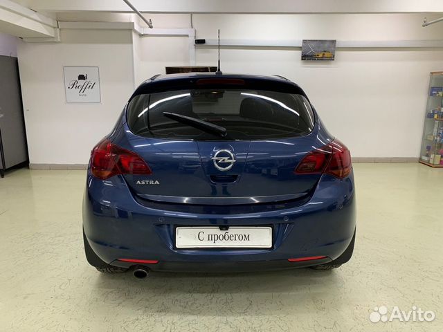 Opel Astra `2011