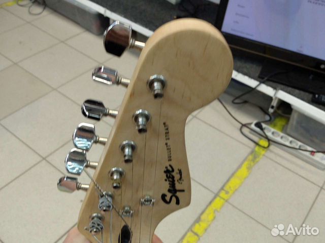 Гитара Fender Squier bullet strat