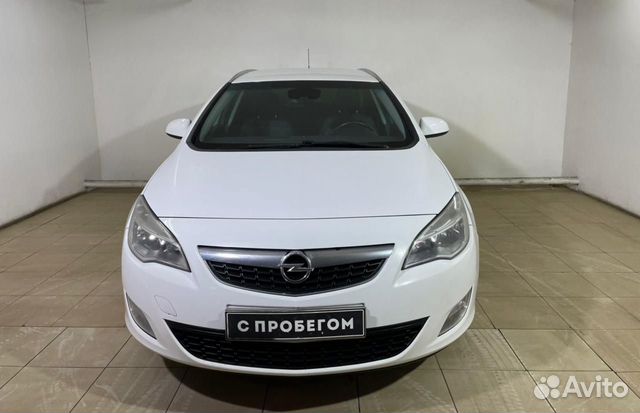 Opel Astra `2011