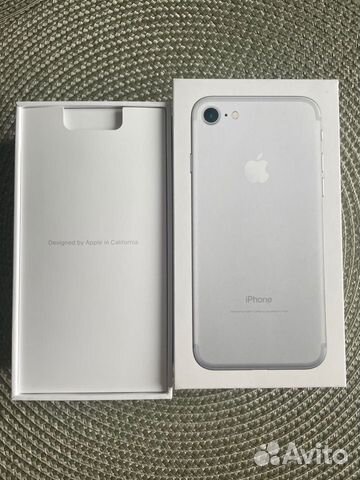 Коробка от iPhone 7
