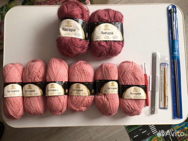 Пряжа, спицы, и крючки