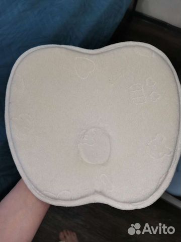 Анатомическая подушка бабочка для новорожденных