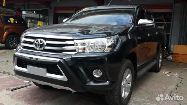 Защита переднего бампера на Toyota Hilux Revo