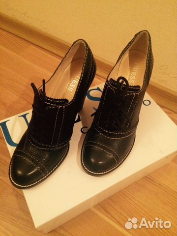 Новые ботинки Guess