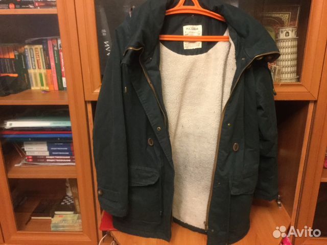 Парка темно зеленая,тёплая pull bear Парка темно зеленая,тёплая pull bear