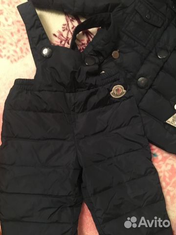 Зимний комбинезон Moncler, 6-12 месяцев Зимний комбинезон Moncler, 6-12 месяцев