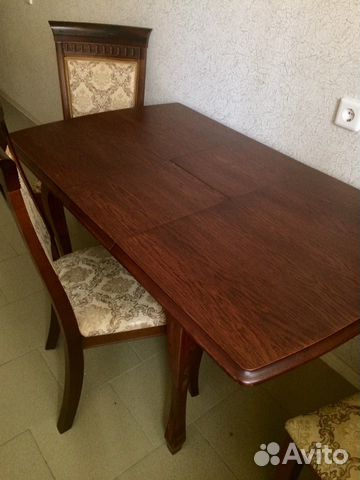 Стол и стулья