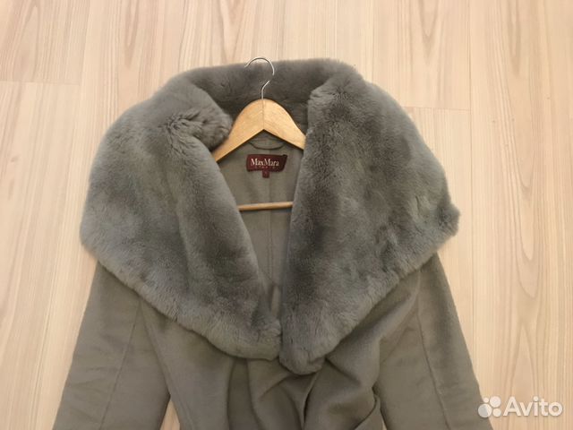 Пальто Max Mara 44/170-175. Ворот натур. Мех