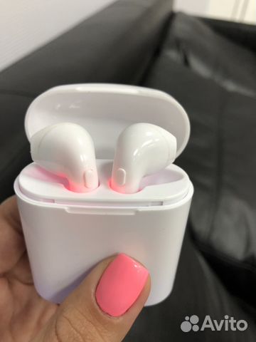 Наушники AirPods