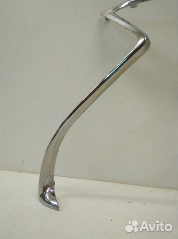 Молдинг решетки радиатора передний Lexus Ls 5