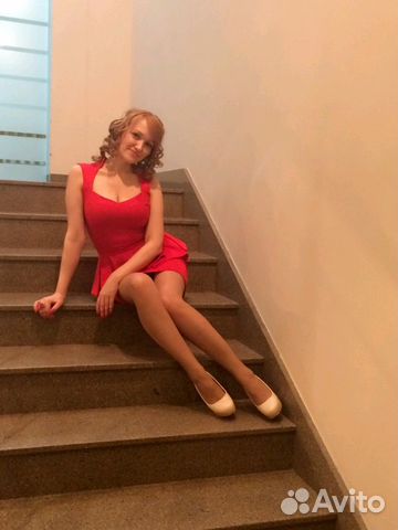 Платье с баской как новое