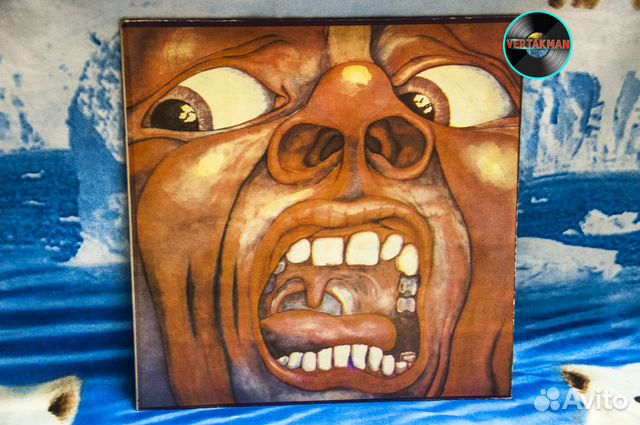 King crimson IN THE court OF THE crimson king