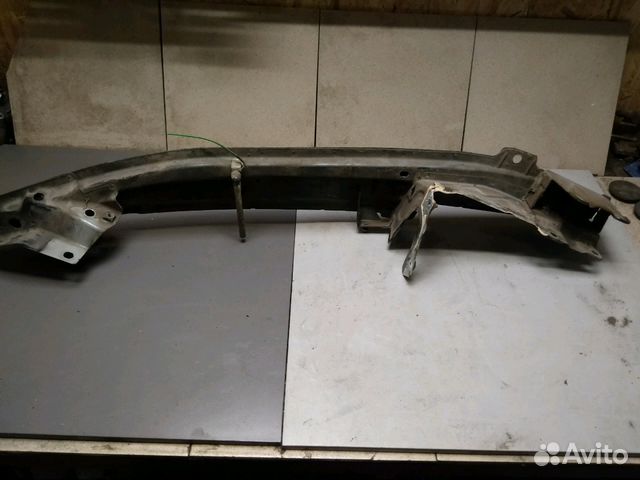 7l5805175a Левая направляющая крыла Porsche Cayenn