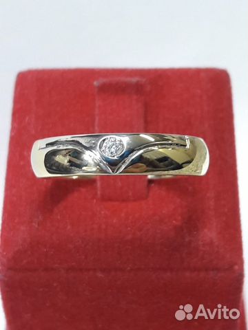 Золотое кольцо с бриллиантом