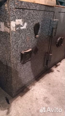 Металический сейф