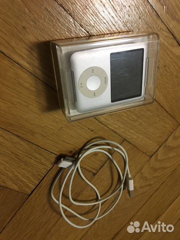 iPod Nano 4 gb+док станция philips