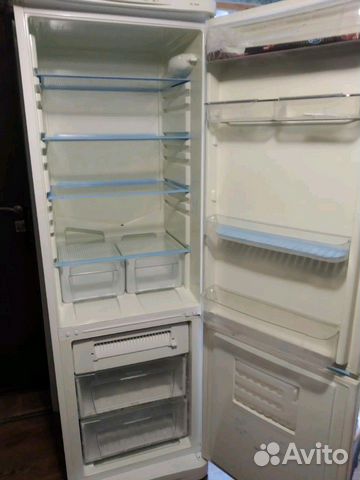 Холодильник Indesit двухкамерный