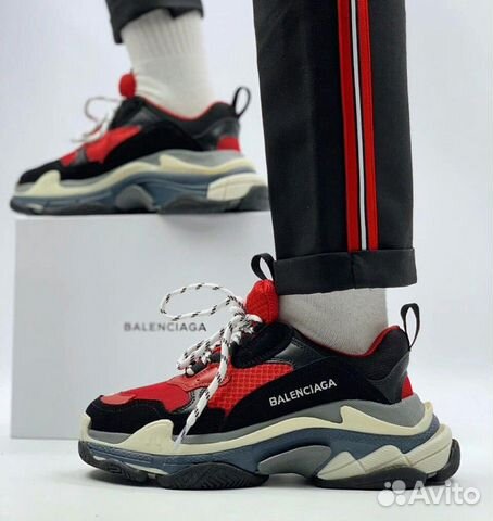 Кроссовки Balenciaga Triple S Кроссовки Balenciaga Triple S