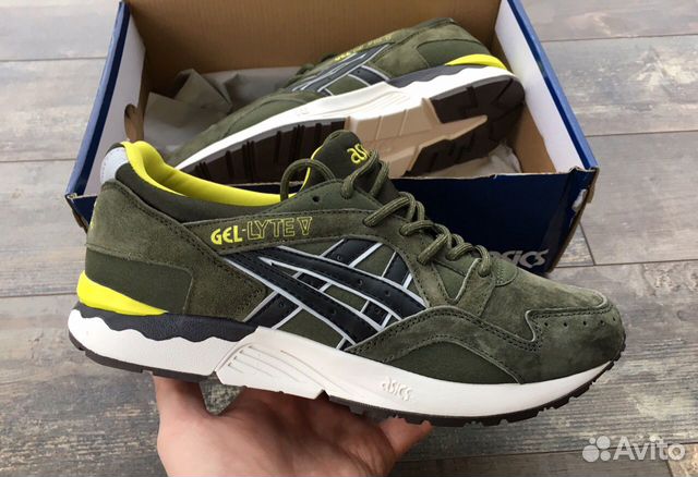 Кроссовки Asics