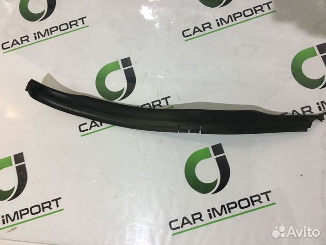 Мерседес w204 Уплотнитель капота левый 204