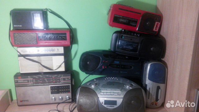 Магнитофон СССР приемник. кассетник. сd
