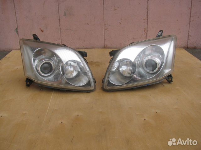 Фара Toyota Avensis AZT250 ZZT250 Фара Toyota Avensis AZT250 ZZT250