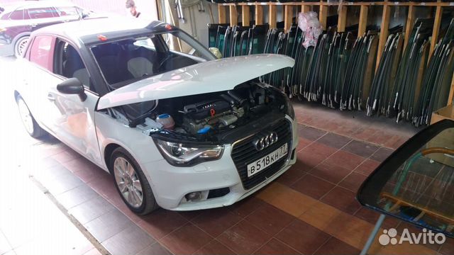 Лобовое стекло Ауди а1