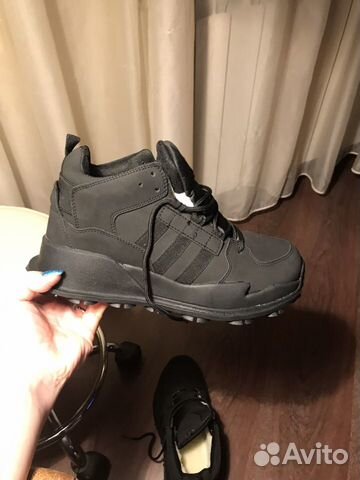 Кроссовки новые