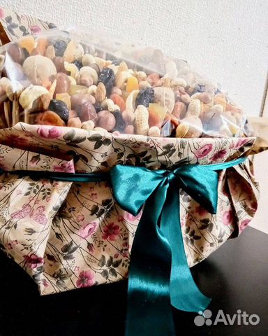Композиция с орехами и сухофруктами Композиция с орехами и сухофруктами