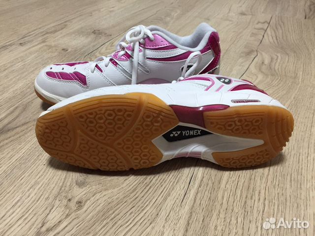 Кроссовки женские Yonex Китай новые Кроссовки женские Yonex Китай новые