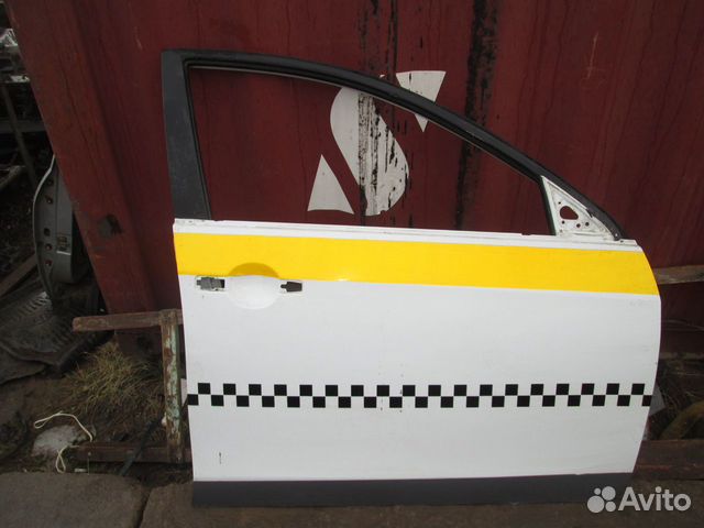 Передняя правая дверь Nissan Almera G15