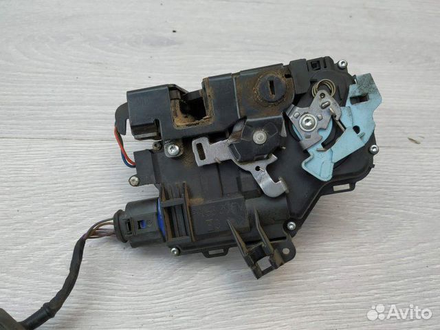 Замок задний левый 7L0839015D Skoda Octavia (A5 1Z