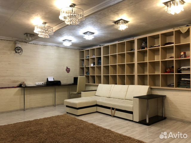 2-к квартира, 90 м², 1/3 эт.