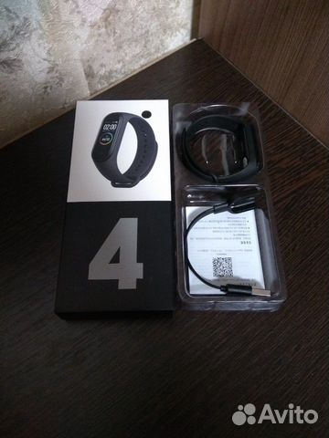 Новый фитнес браслет Xiaomi mi band 4 Новый фитнес браслет Xiaomi mi band 4