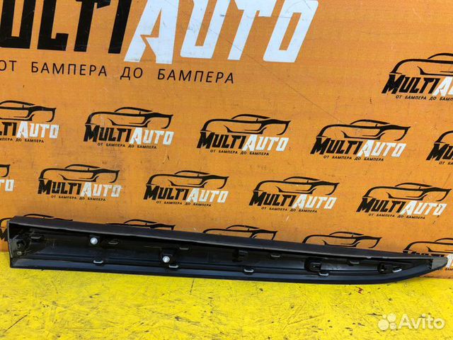 Накладка двери передняя правая Mitsubishi Накладка двери передняя правая Mitsubishi