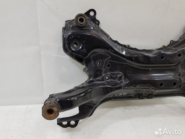 Подрамник передний Toyota Avensis T270 Подрамник передний Toyota Avensis T270